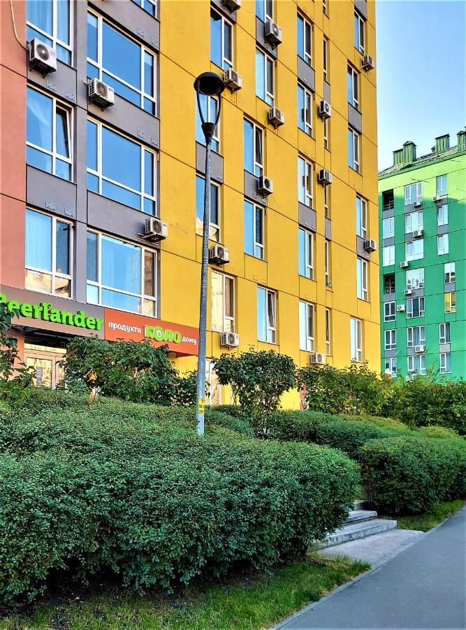 Смарт-Апартаменти На 1 Поверсі เคียฟ ภายนอก รูปภาพ